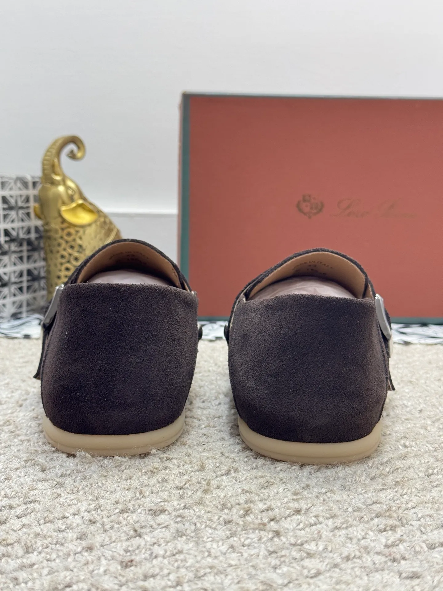 Men's men's shoes 💰420 [New style] 🍓🍓Loro Piana - LP's new moccasin shoes are made of water-repellent treated suede uppers with rubber soles, a classic. The complex craftsmanship and meticulous structure make the shoes light and soft, allowing you to walk comfortably and freely. Perfect for wearing at the beach or out in the water during the summer. Size: 38-44 (45 customized
